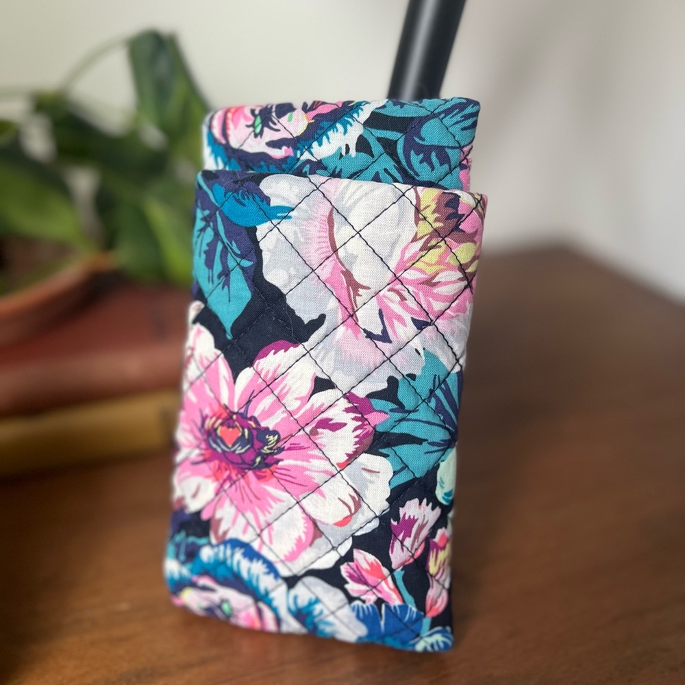 VERA BRADLEY - Glasses Floral Quilted Pouch - SOLD OUT